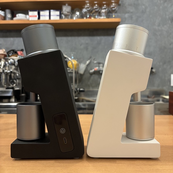 【即納】高性能電動ミル　ポータブルグラインダー　シングルドース　ブラック・ホワイト home cafeオリジナル